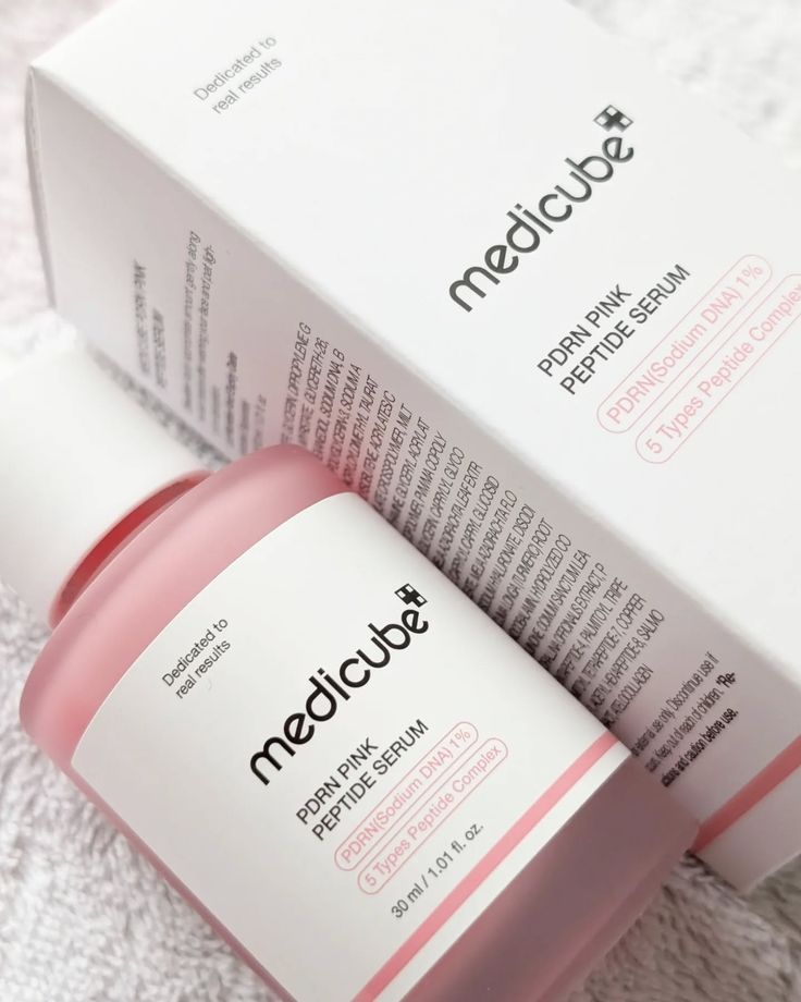 Medicube Salmon DNA PDRN Pink Peptide Essence.