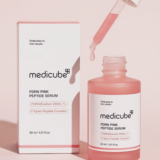 Medicube Salmon DNA PDRN Pink Peptide Essence.